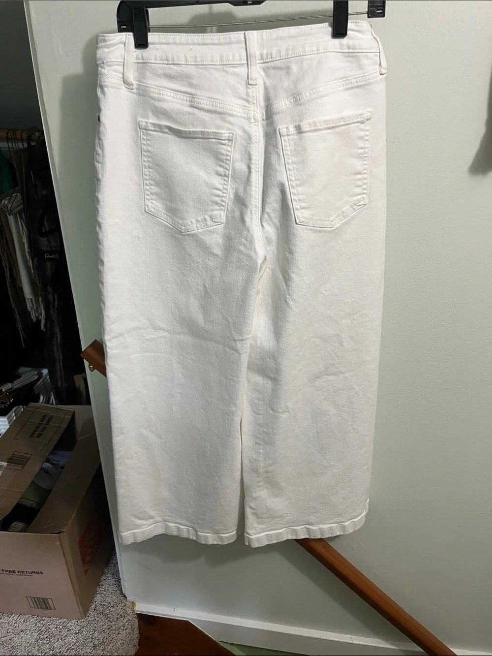 CHICO'S White High Rise Wide Leg Crop Jean
